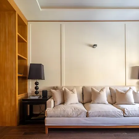 Ponte Vecchio Charming Apartment *